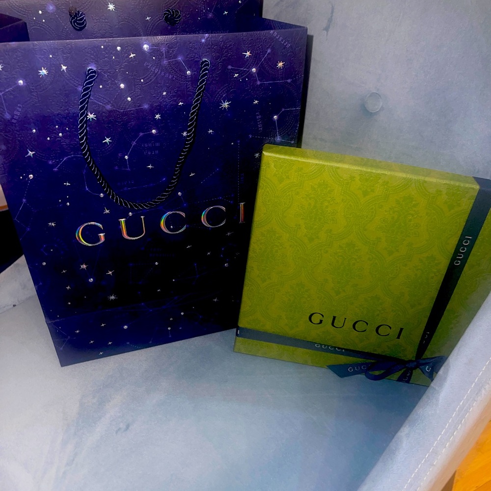 Gucci packaging